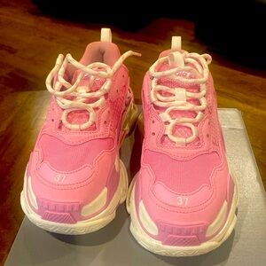 Balenciaga light pink and white sneakers size 37.